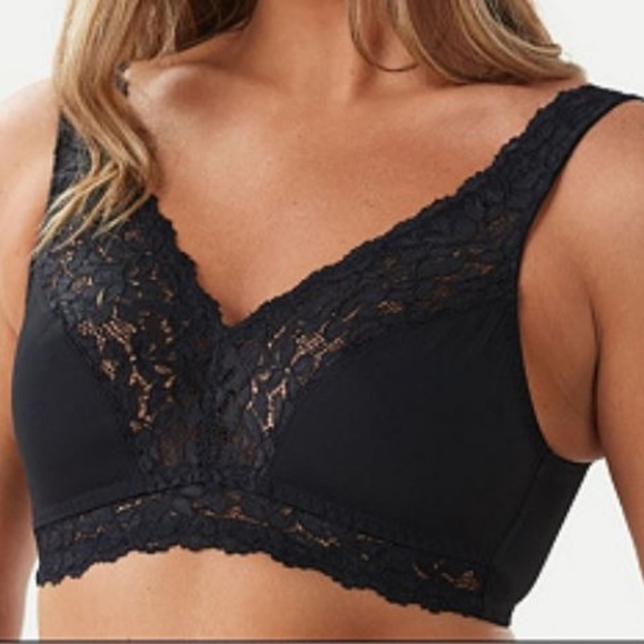 Breezies Other - Breezies~Set of 2~Soft Support Lace Wirefree Bras